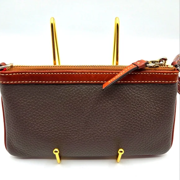 DOONEY & BOURKE Pebbled Leather Wristlet Taupe Large Size - Picture 4 of 7